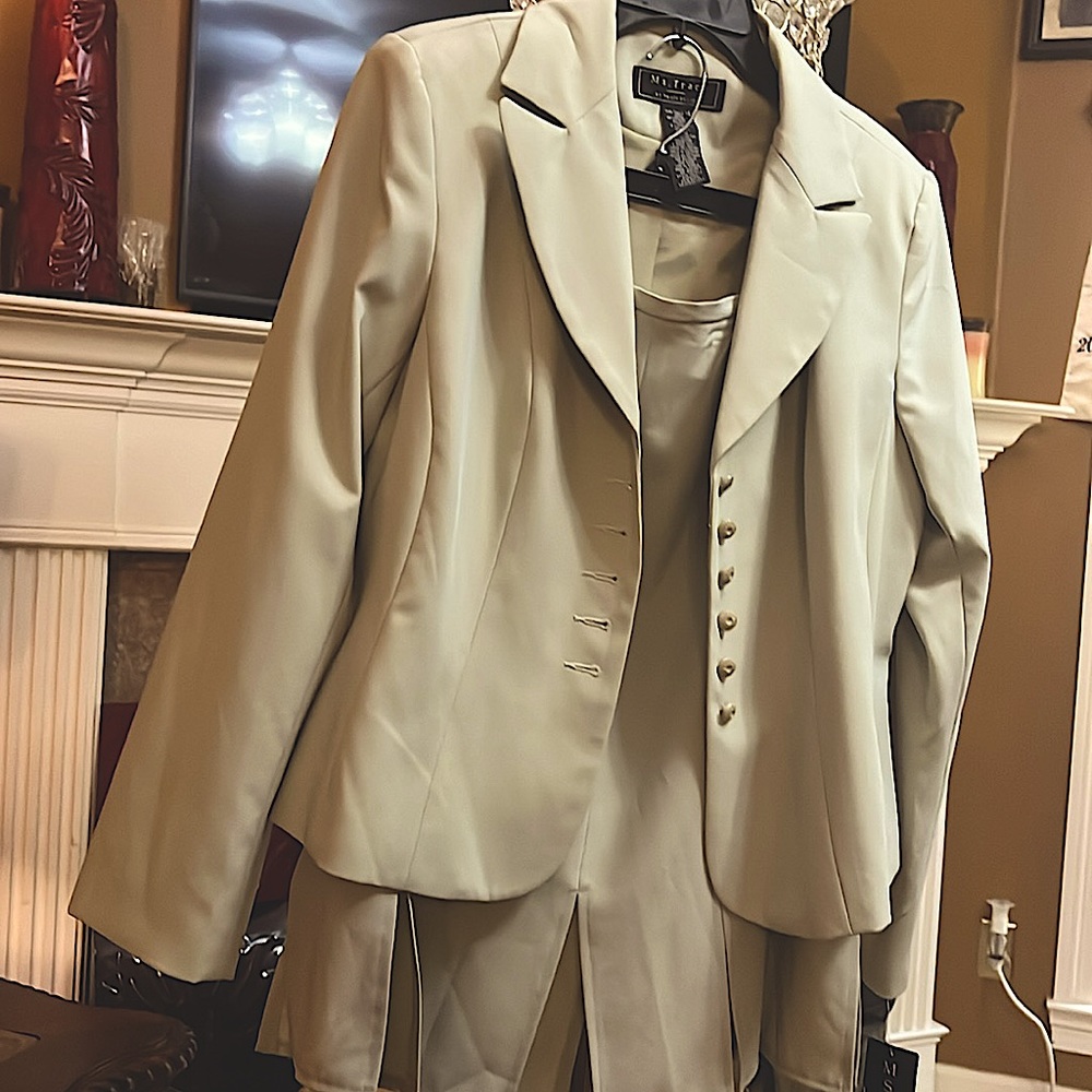 Women suit New 14